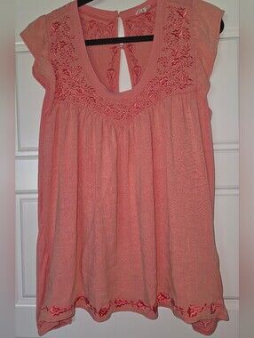 POL Coral Embroidered Women's Sleeveless Top Labeled Size Small